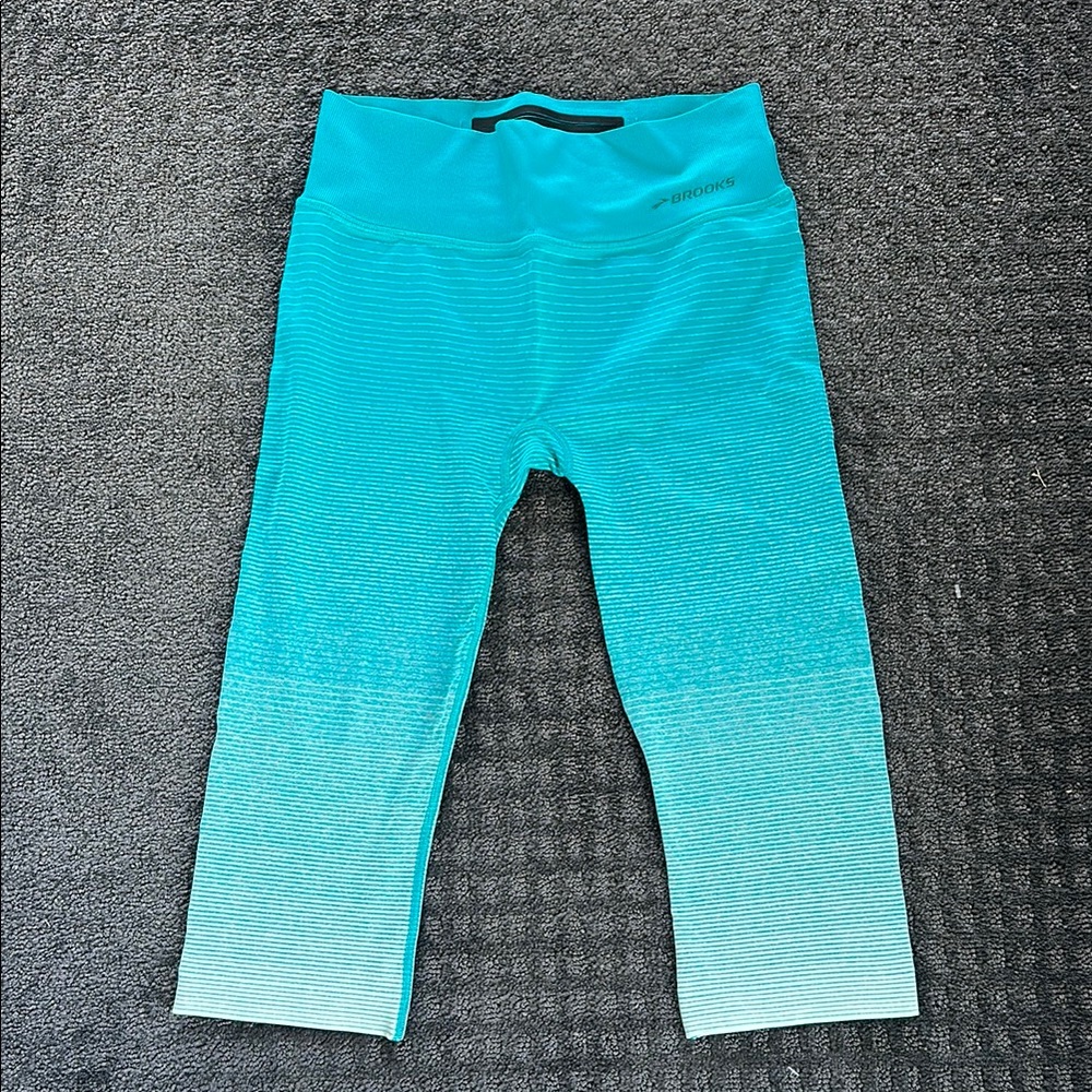 Brooks Women’s Athletic Capri Leggings with Gradient Design